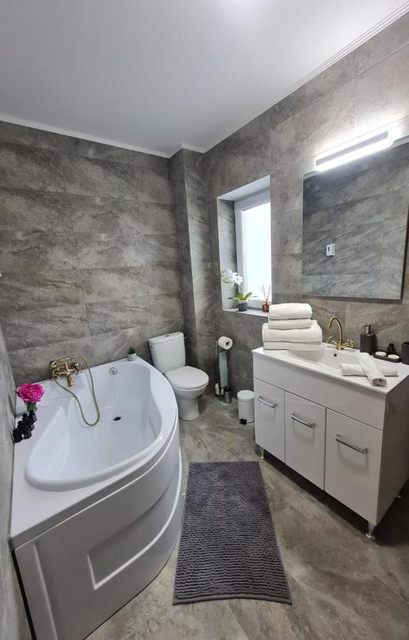 Holiday House Rasnov エクステリア 写真
